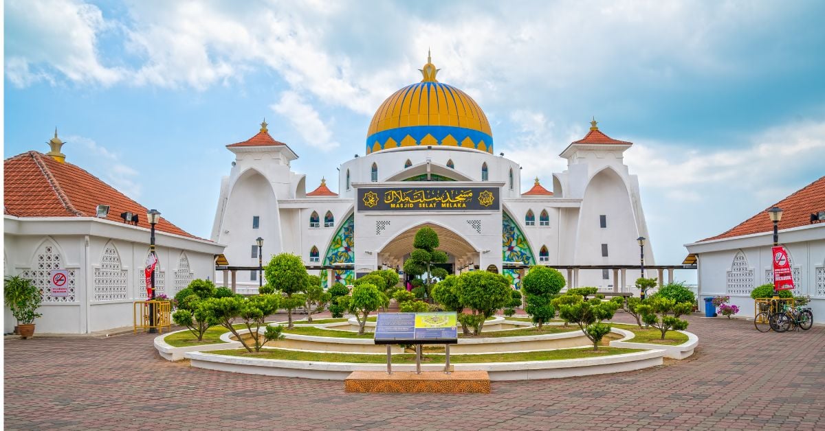 malacca-straits-mosque