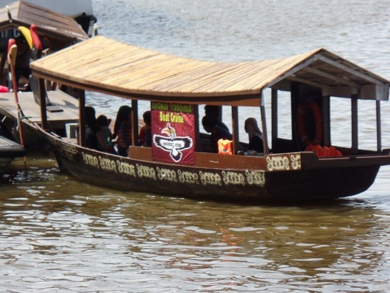 river-cruise-sarawak