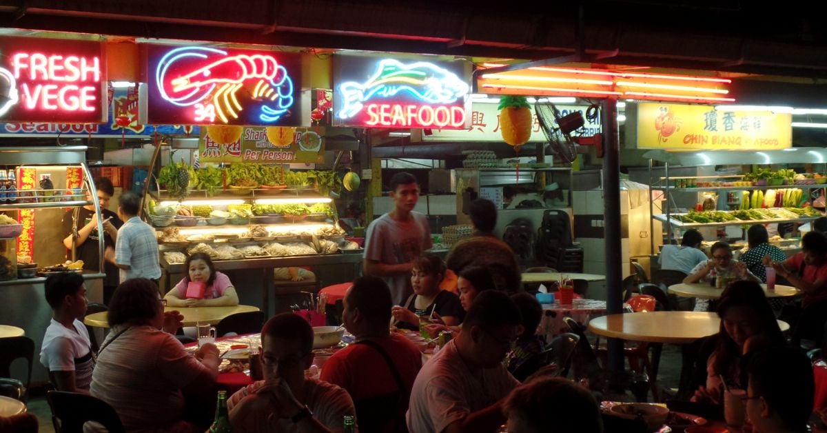 seafood-restaurants-kuching-waterfront