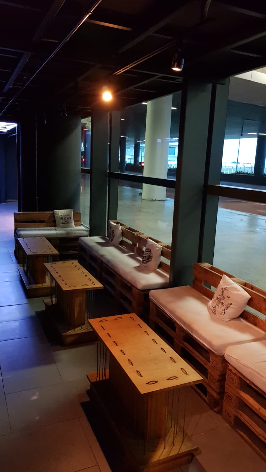 kl budget capsule hotel in klia2